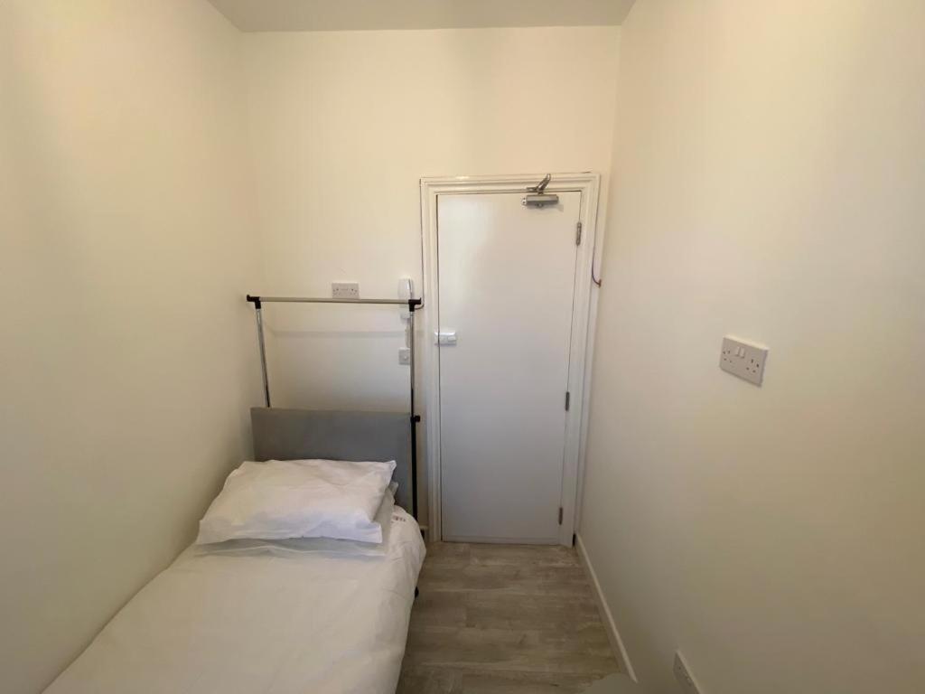 Small Single Room Walking Distance To Hove Station Εξωτερικό φωτογραφία